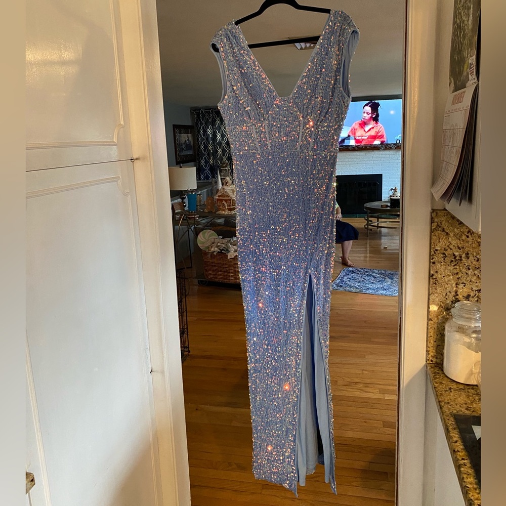 🦋 NWT blue sequin dress!!